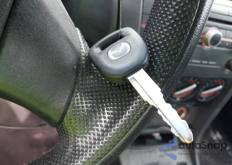 2008 Mazda Mazda3 I Sport z USA, uszkodzony, nr VIN JM1BK12F581153926